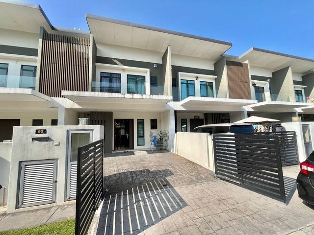 Non Bumi Lot Freehold Reno Double Storey Sunway Semenyih