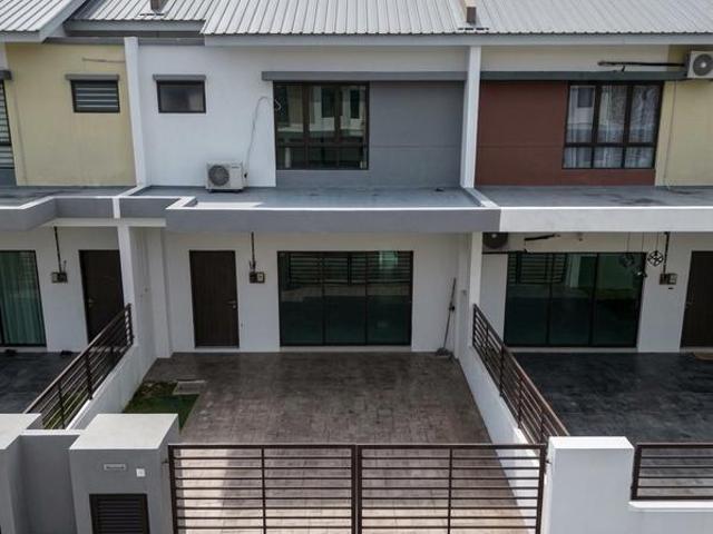 NON BUMI LOT Saujana Utama 2 Storey SAUJANA PERDANA