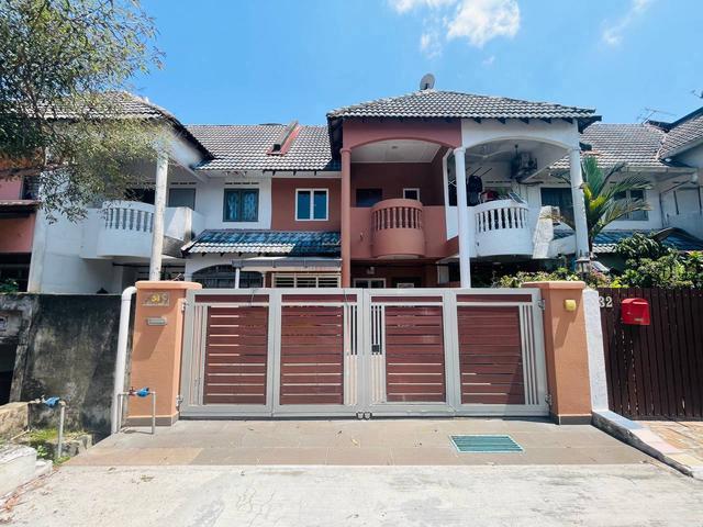 Non Bumi Lot Renovated Teres 2 Tingkat Taman Puchong Intan Puchong