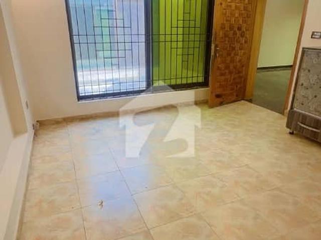 Non Furnished Flat For Rent