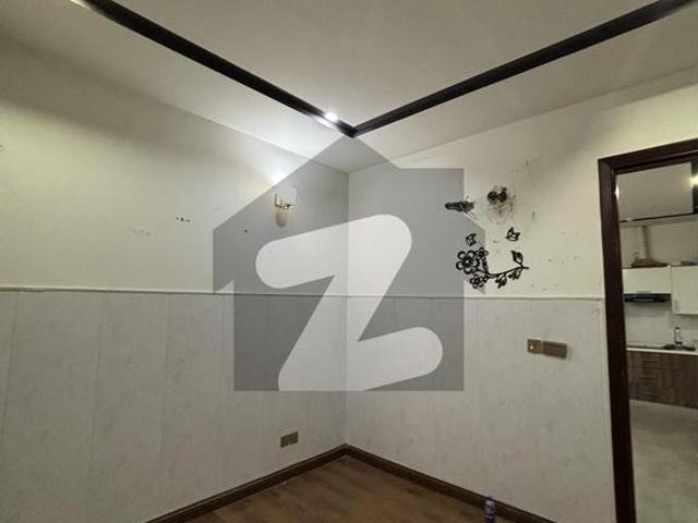Non Furnished 1 Bed Apartment For Rent Gulberg Greens