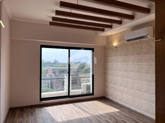 Non Furnished 1 Bedroom Apartment Available For Rent