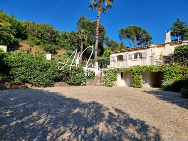 Non Loin Des Plages Belle Vue Mer ! 170m² Cavalaire sur Mer