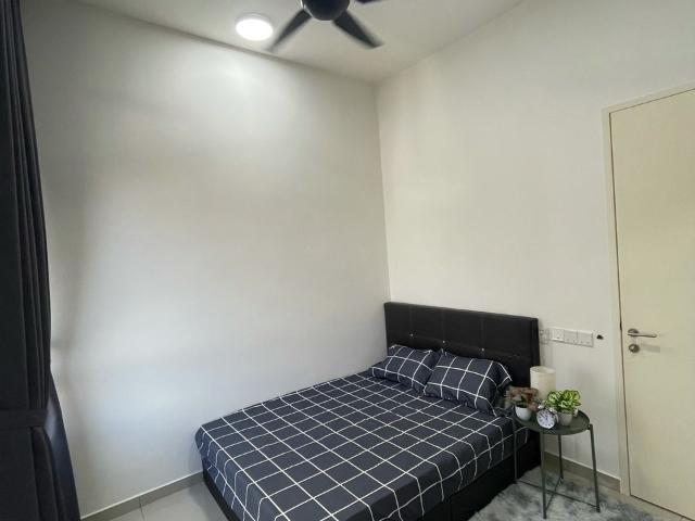 NON PARTITION, FREE WIFI+UTILITIES, Master Room at Nidoz Residences, Desa Petaling
