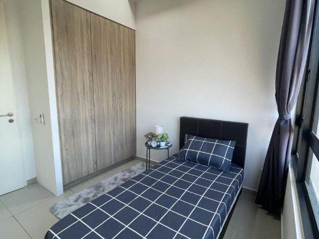 Non partition free wifi+utilities, medium single room nidoz desa petaling