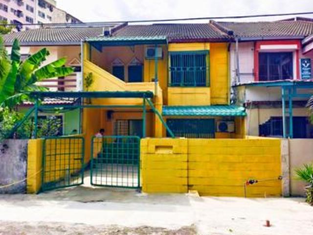 Nonbumi full loan 2 storey terrace Taman Desaria petaling jaya