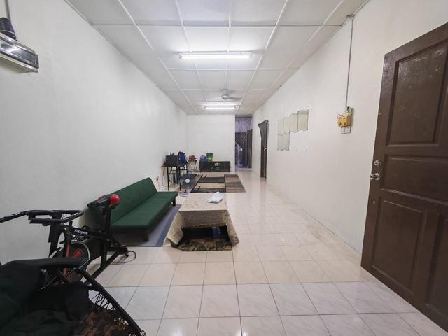 NONBUMI LOT Taman Putri Kulai Dah Extend Hall Dapur