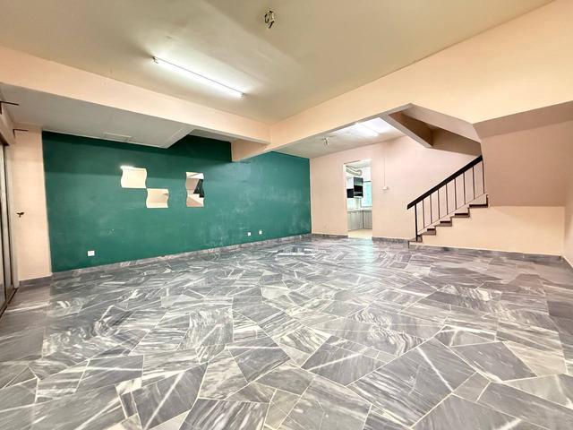 Nonbumi Urgently Jual Double Storey Taman Pinggiran Senawang Seremban