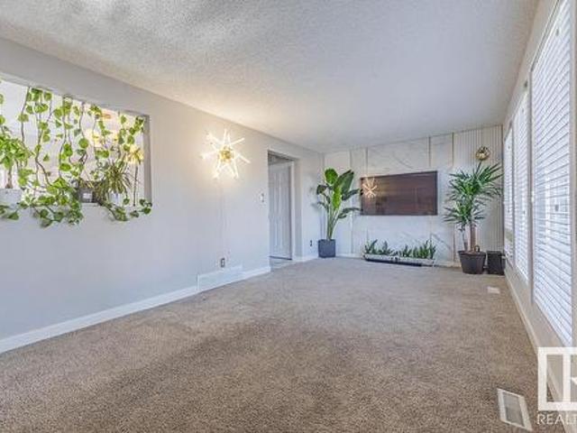 None townhouse for sale | Listing ID E4429 | Royal LePage