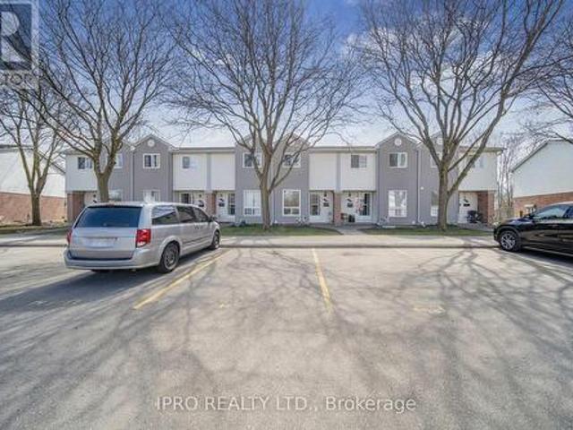 43 40 Imperial Road N, Guelph, ON, N1H 8B4 townhouse for sale | Listing ID X12103 | Royal LePage