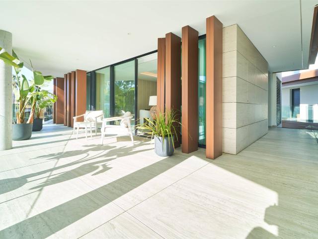 Noa Properties se complace en presentar este magnífico apart. 109m² Estepona
