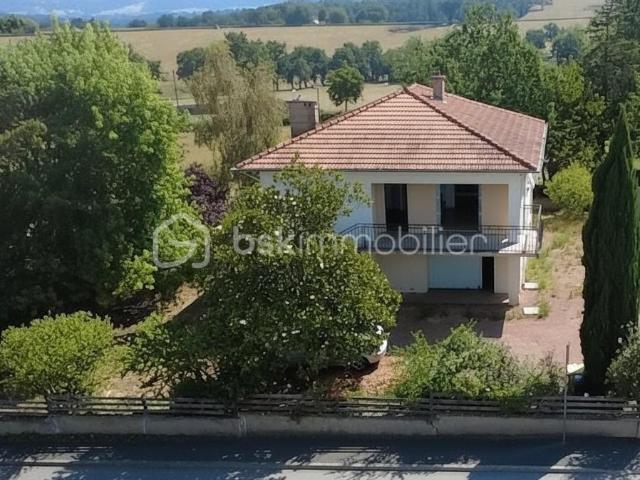 Noailly 42640 – Maison sur sous sol avec vue dégagée et beau potentiel !