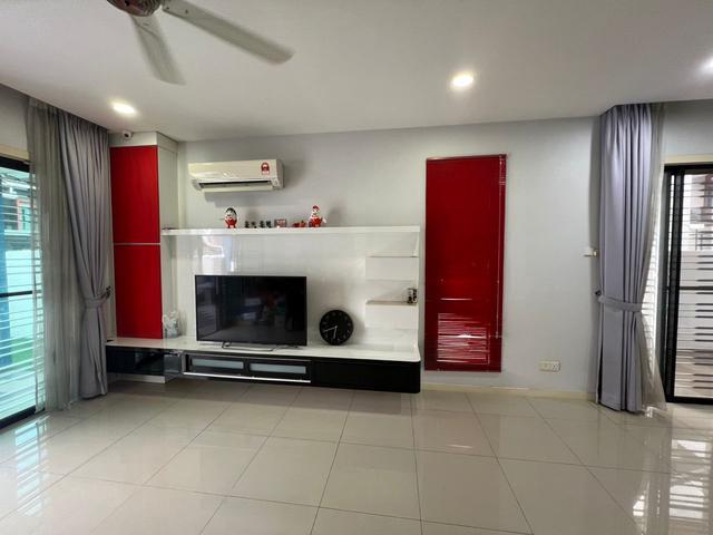 Nobat Bukit Raja End Lot Double Stoey Fully Reno Furnished Nice unit