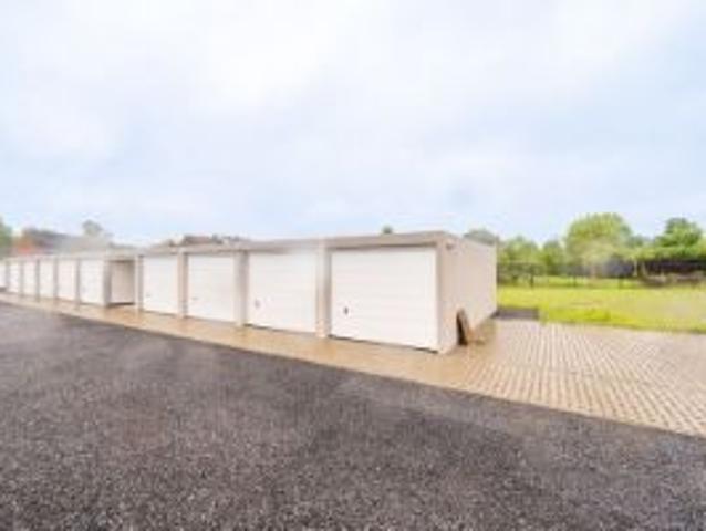NOG 4 GARAGEBOXEN TE KOOP