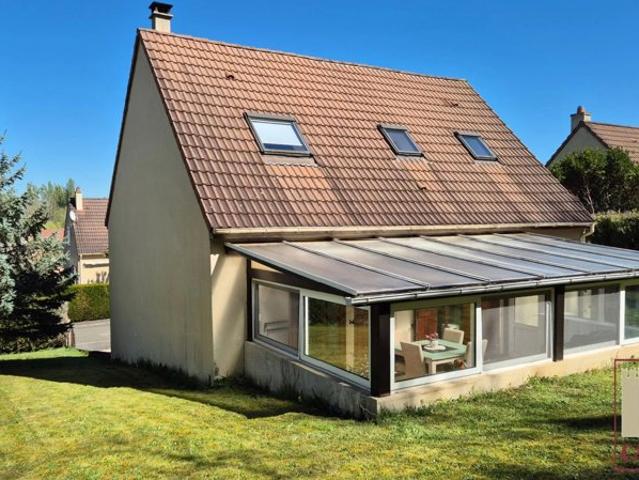 NOGENT LE ROI MAISON AVEC TROIS CHAMBRES ET TERRAIN