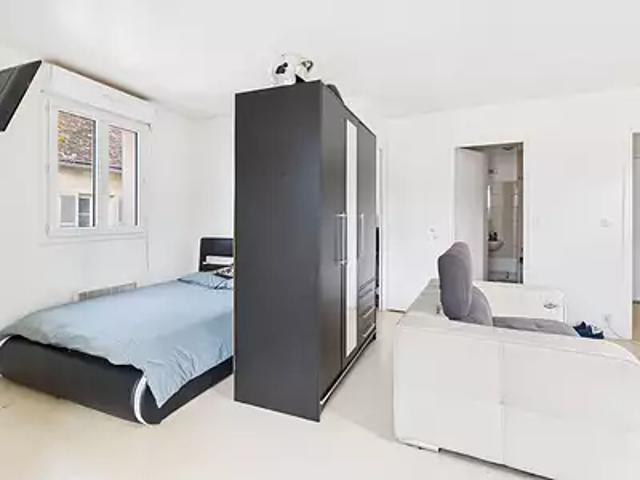 Nogent le Roi 28210 Location appartement 1 pièce t1 au dernier étage