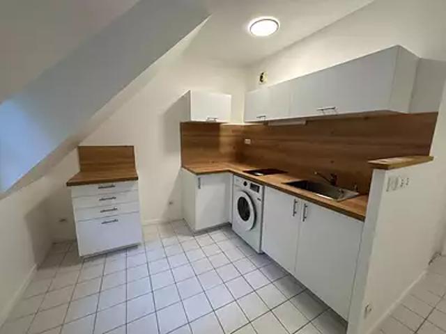 Nogent le Roi 28210 Location appartement 1 pièce t1 au dernier étage