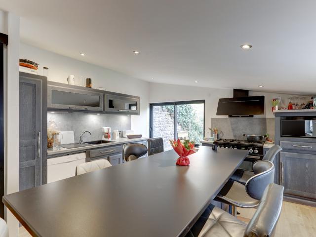 NOHANENT MAISON RENOVEE 126M2 + STUDIO 22m2 + JARDIN