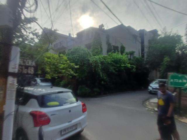 Noida Authority Kothi 3 Bedroom 112 Sq. Mt. Independent House in Sector 40 Noida Listing ID: #9119