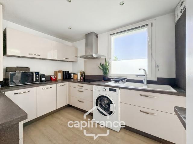 ? NOISIEL – SECTEUR RECHERCHÉ PROCHE DU CHÂTEAU APPARTEMENT 3/4 P 86 m2 STATIONNEMENT