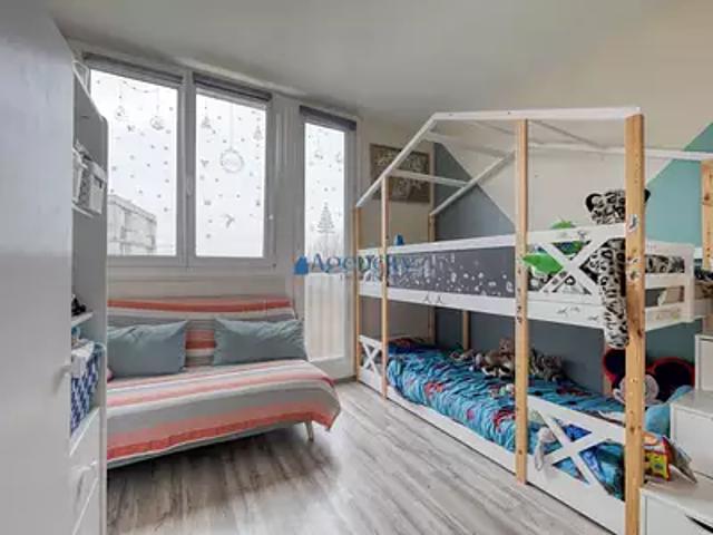 Noisy le Grand 93160 Achat / Vente appartement 4 pièces t4 au dernier étage parking