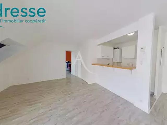 Noisy le Grand 93160 Location appartement 2 pièces t2 au dernier étage cave