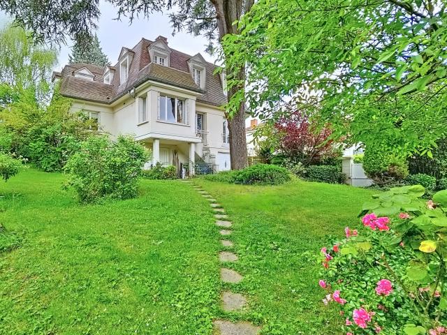 NOISY LE GRAND CENTRE VILLE – MAISON FAMILIALE DE CARACTÈRE