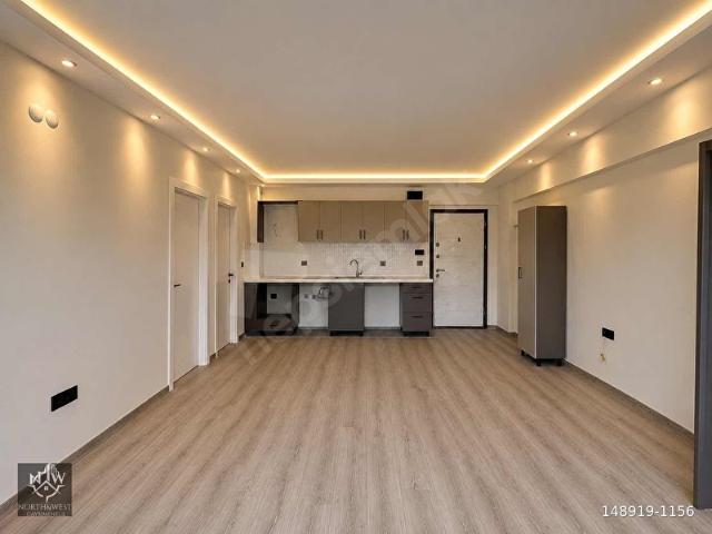 NORTH WEST GYM'DEN İNCEK'TE İSKANLI ARA KAT'TA SATILIK 1+1 DAİRE