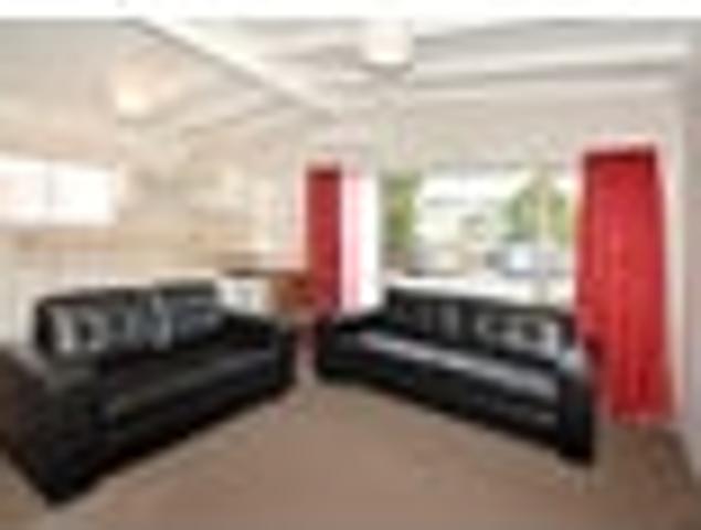 North Dunedin, 5 bedrooms, $1070 pw