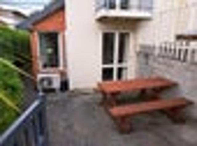 North Dunedin, 5 bedrooms, $1100 pw
