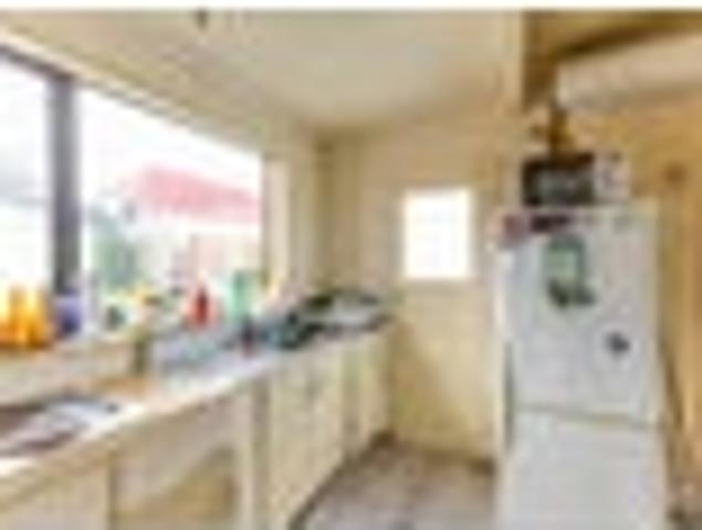 North Dunedin, 5 bedrooms, $925 pw