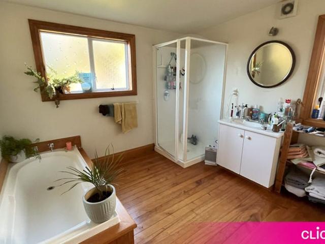 north east valley, 4 bedrooms