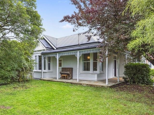 north east valley, 5 bedrooms