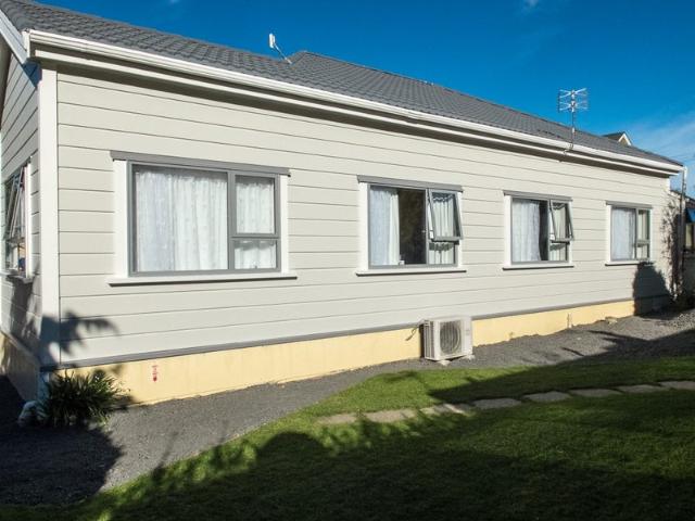 north east valley, 6+ bedrooms