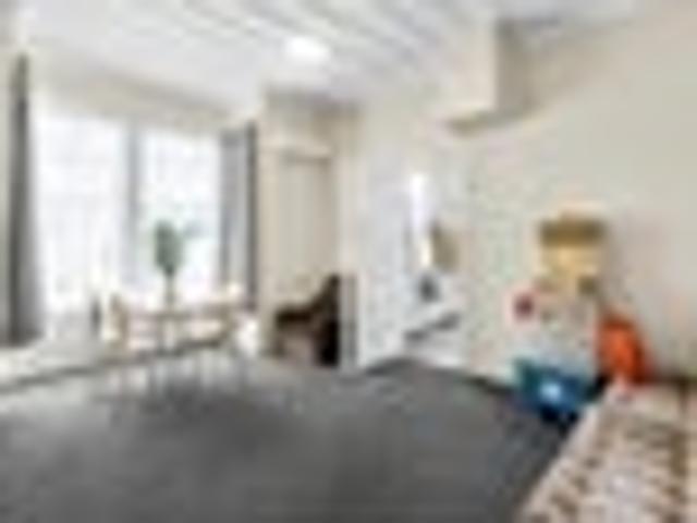 North East Valley, 1 bedroom, $1140 pw