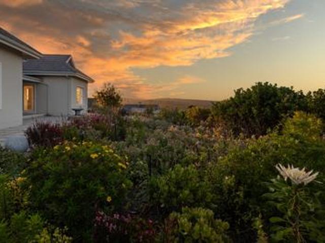 north facing 3 bedroom home in secur.