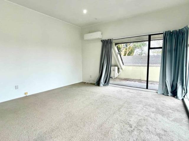 North Facing 3 Bedroom Unit above the Abbotts.