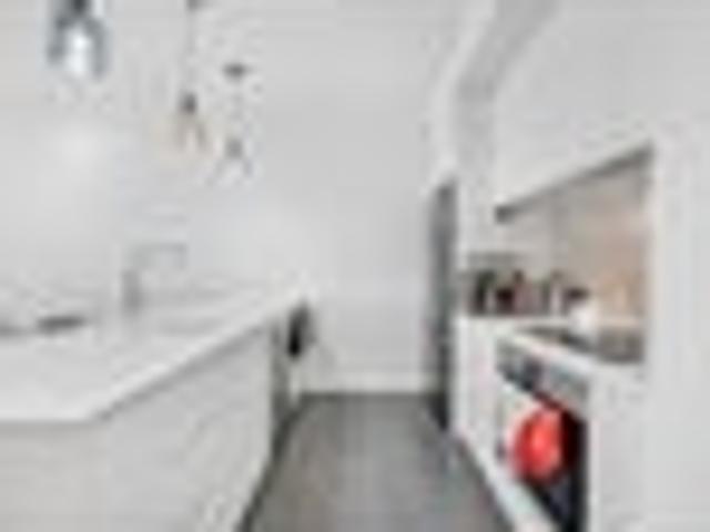 North Facing Gem in Alexandra Park