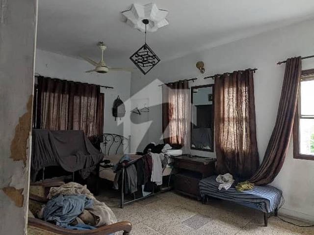 North Nazimabad Block T G+1 Old House For Sale Peaceful Location