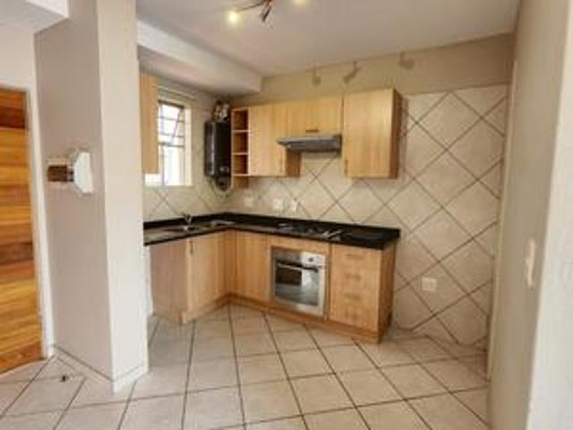 north riding flat with communal pool.