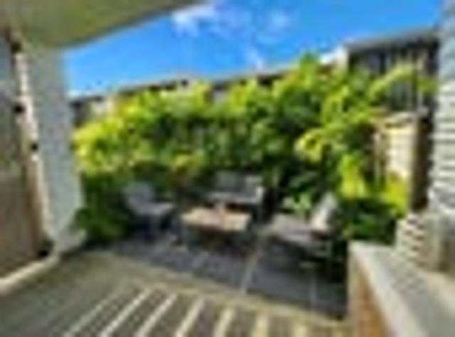 Northcote, 2 bedrooms, $750 pw