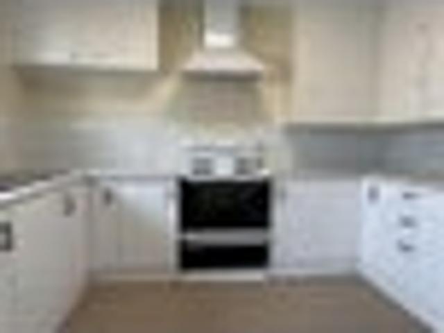Northcote, 5 bedrooms, $900 pw