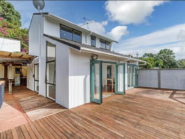 northcote, 5 bedrooms
