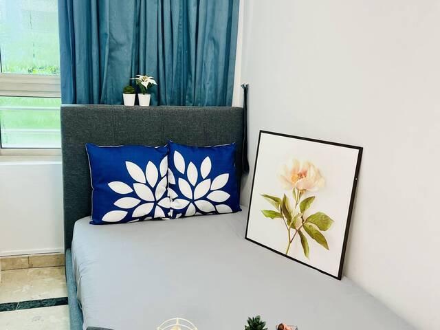 Northvale Condo Chic Common room Choa Chu Kang MRT NSL/Red Line