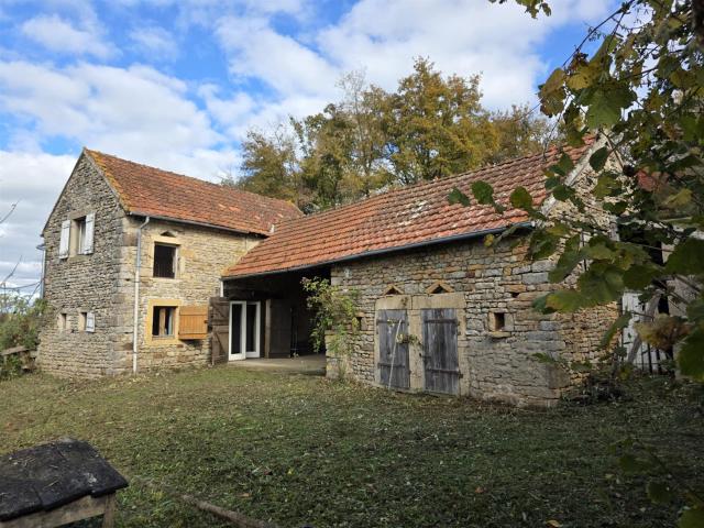 Nord Cluny. Belle situation avec vue pour cette ancienne pet. 65m² Cluny