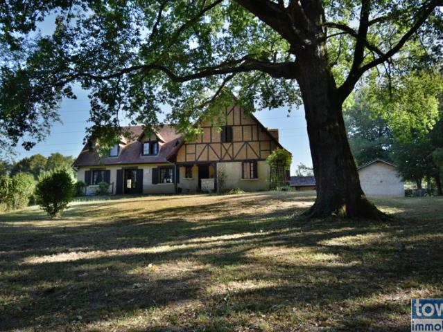 Nord de Bergerac, maison de charme de 228m2 avec dépendances