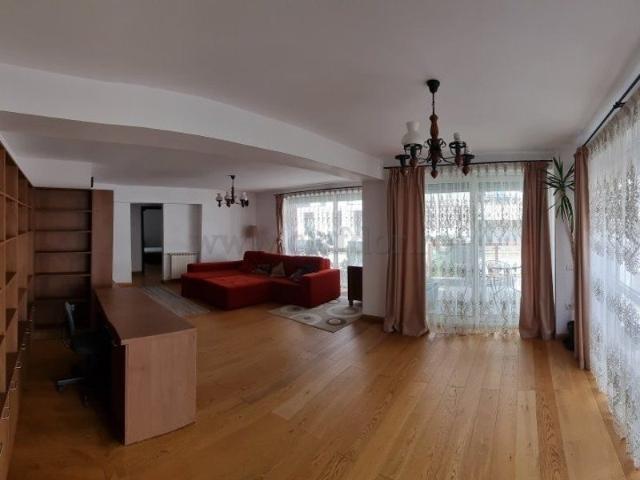 Nordului 3 bedroom apartment for rent, swimmingpool