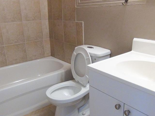 Norland House Studio Apartment for Rent at 10630 115 St Nw, Edmonton, AB T5H 3K8 Queen Mary Park