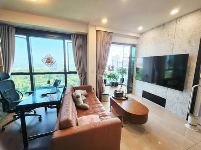 Normanton Park Apartment For Sale, $1,580,000, 2 Bed 1 Bath 786 sqft $2,010.00 psf