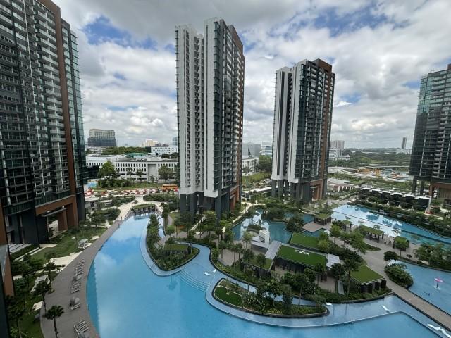 Normanton Park Condominium For Sale, $1,250,000, 1 Bed 1 Bath 581 sqft $2,151.00 psf